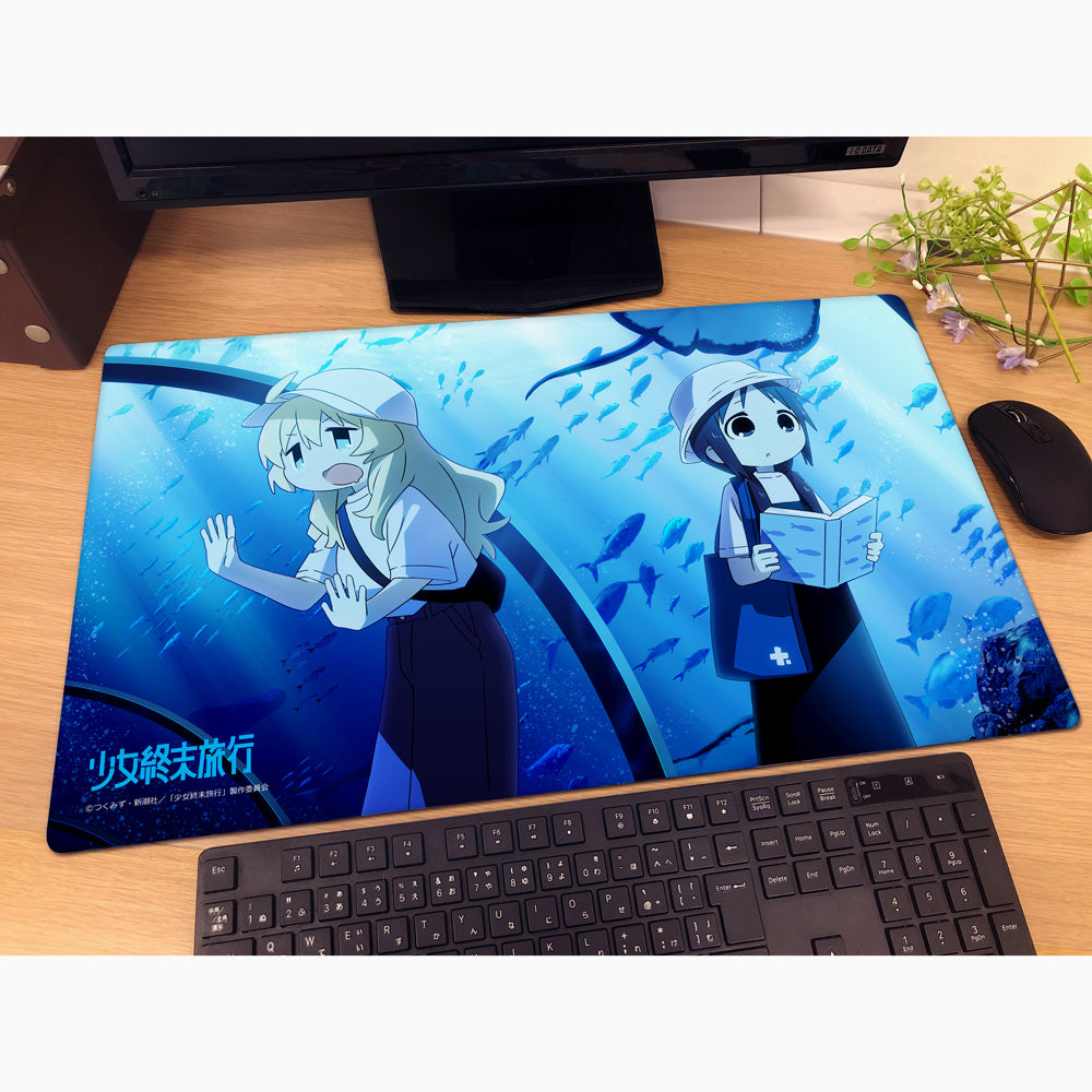 【少女終末旅行】スリーブ3種&マット&ケースまとめ売り(中古) 少女終末旅行 描き下ろしラバーマット 水族館【予約商品】 - Tokyo