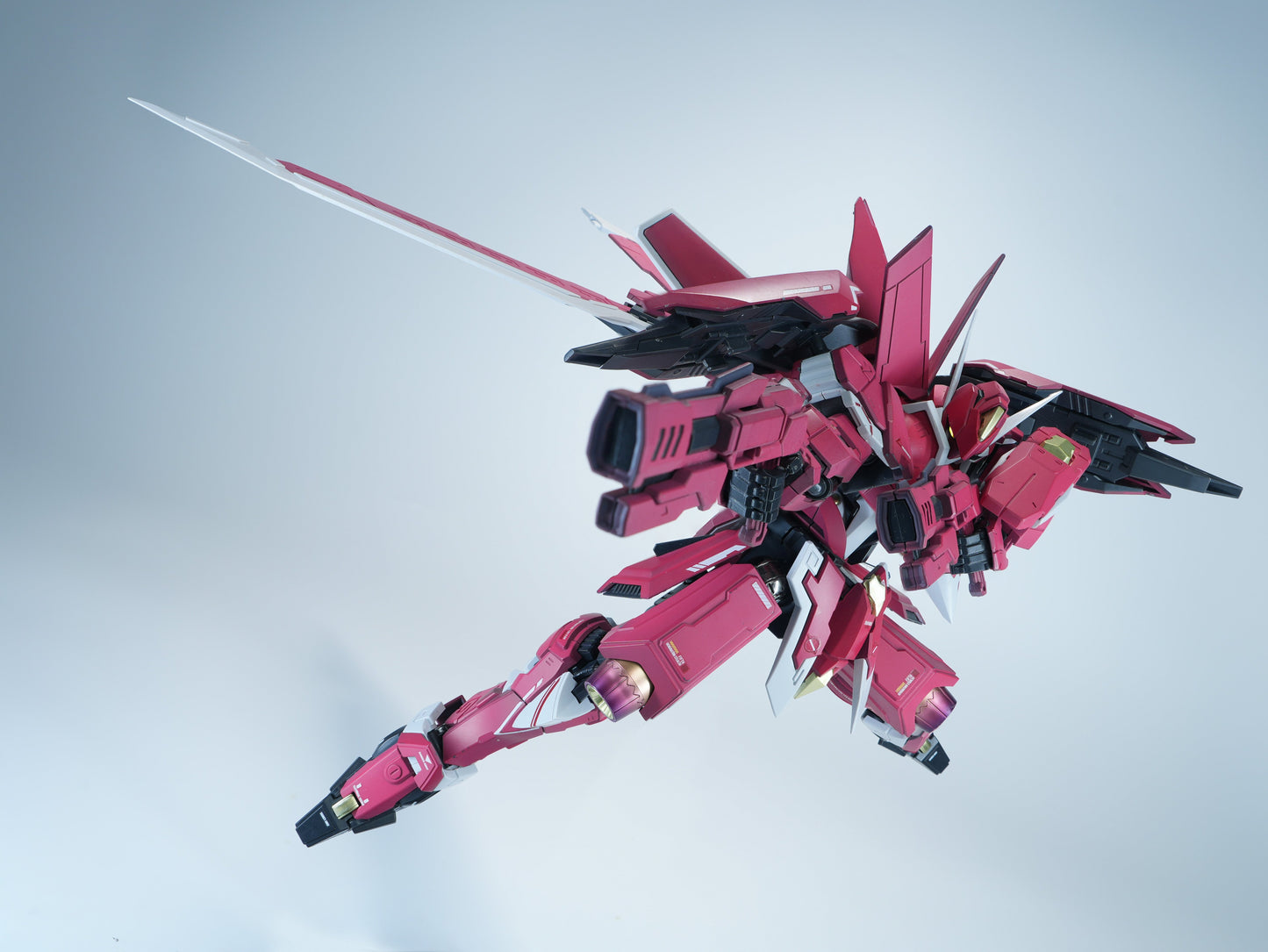 喜玩社 龍魂戦機シリーズ J-20 蒼威 燼赤鎏金(じんせきりゅうきん)Ver. プラスチックモデルキット【予約商品】