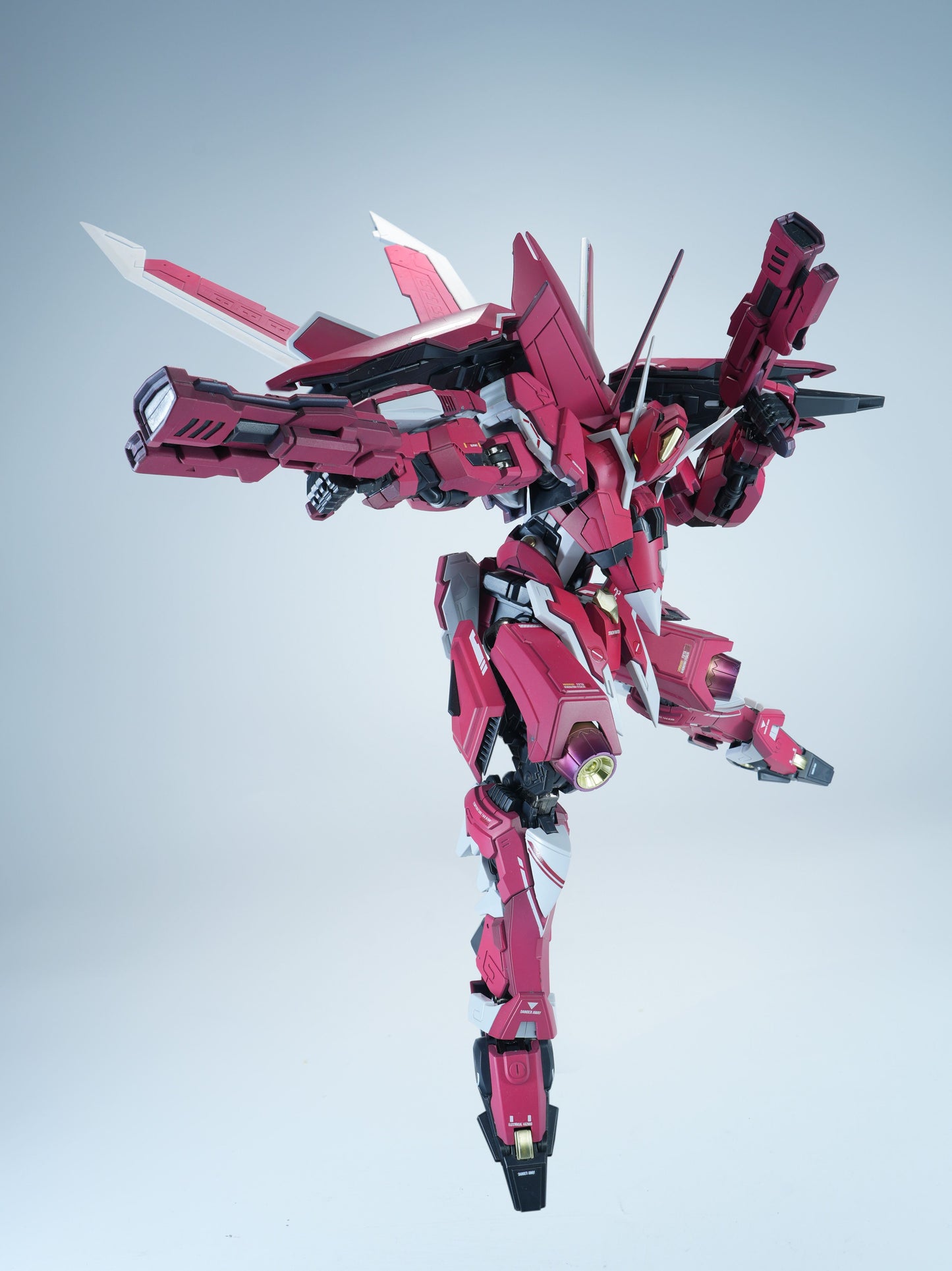 喜玩社 龍魂戦機シリーズ J-20 蒼威 燼赤鎏金(じんせきりゅうきん)Ver. プラスチックモデルキット【予約商品】