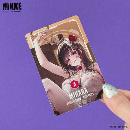 勝利の女神:NIKKE アクリルスタンド&フォトカード ミハラ【予約商品】
